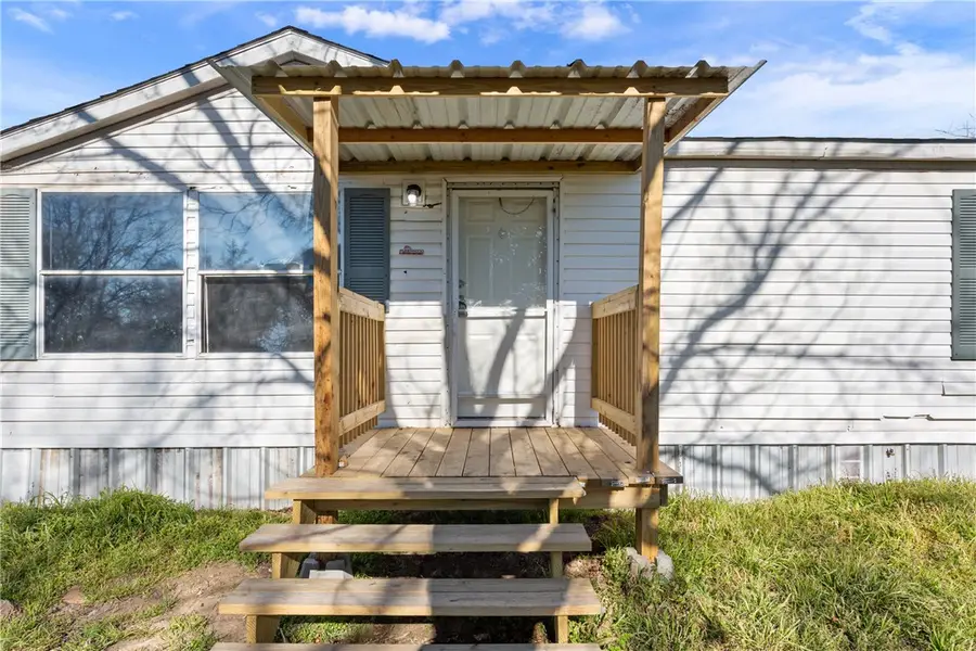 1615 Crockett Street, Bellmead, TX 76705 - Image #2