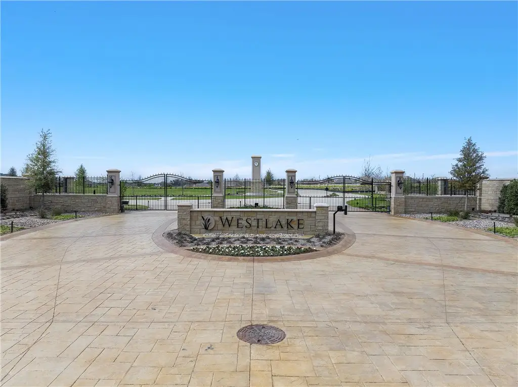 29 Pinehurst Drive, Woodway, TX 76712 - Image #1