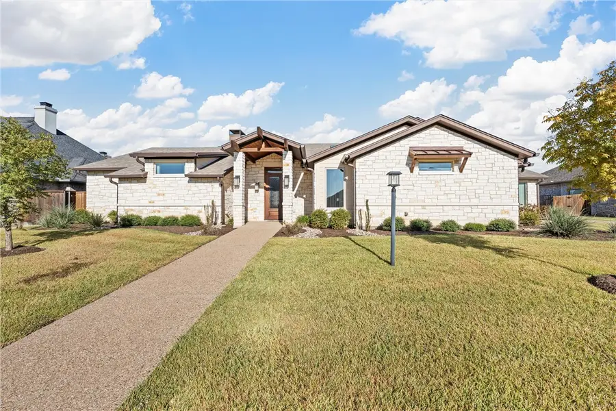 313 Stone Manor Drive, McGregor, TX 76657 - Image #2
