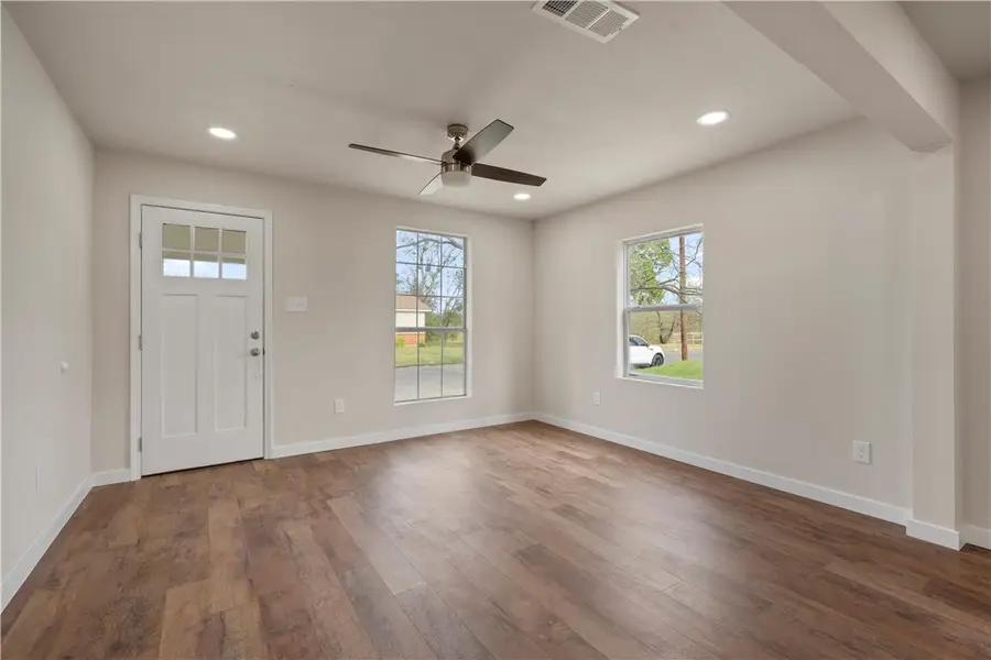 904 Gurley Lane, Waco, TX 76706 - Image #3