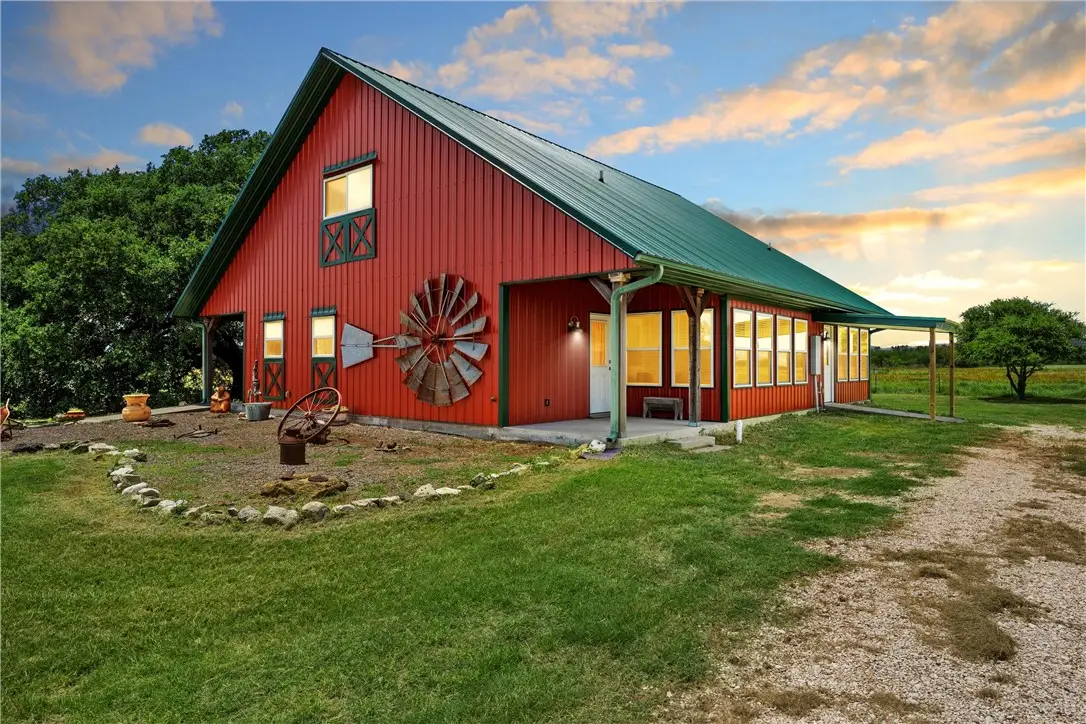 202 Cr 481e, Lott, TX 76656 - Image #1