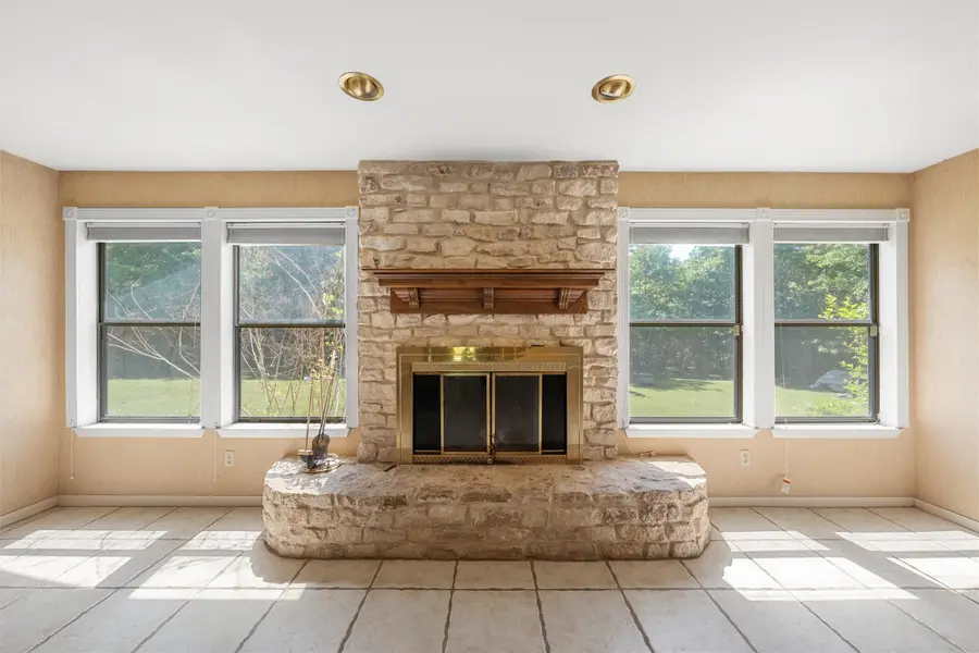 663 Coxs Oak Valley Drive, Waco, TX 76705 - Image #2