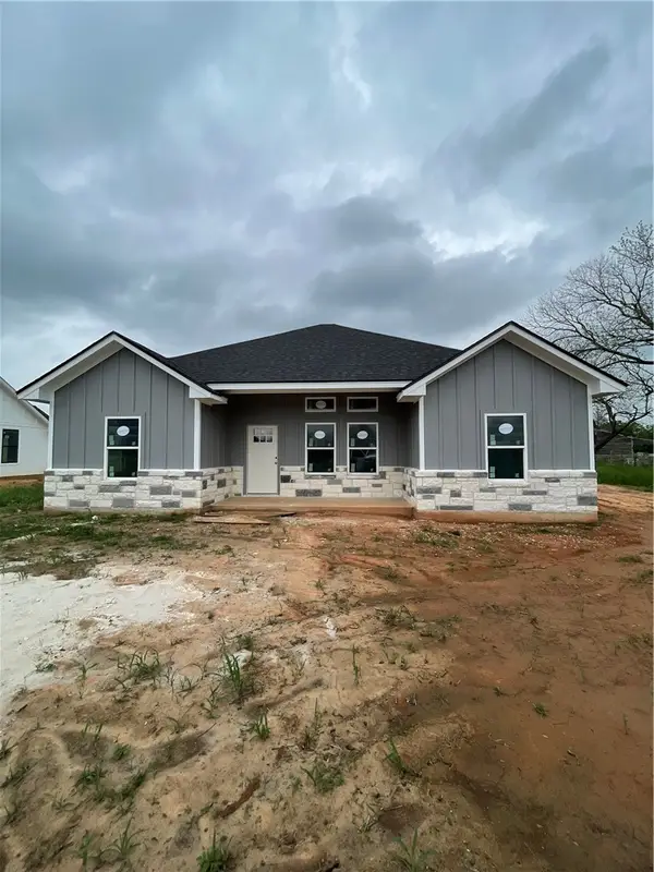 412 E Hunt Street, Bremond, TX 76629