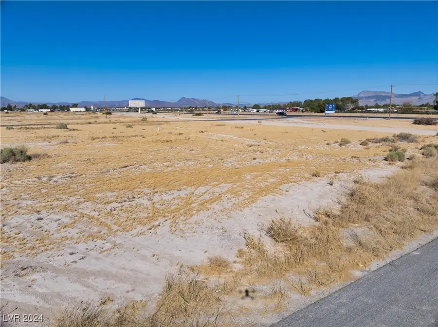 1040 S Thunderpass Avenue, Pahrump, NV 89048 - #3