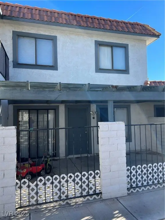 1009 Willow Tree Drive #C, Las Vegas, NV 89128