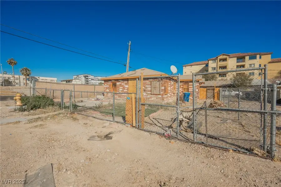 1220 E Ogden Avenue, Las Vegas, NV 89101 - Image #3
