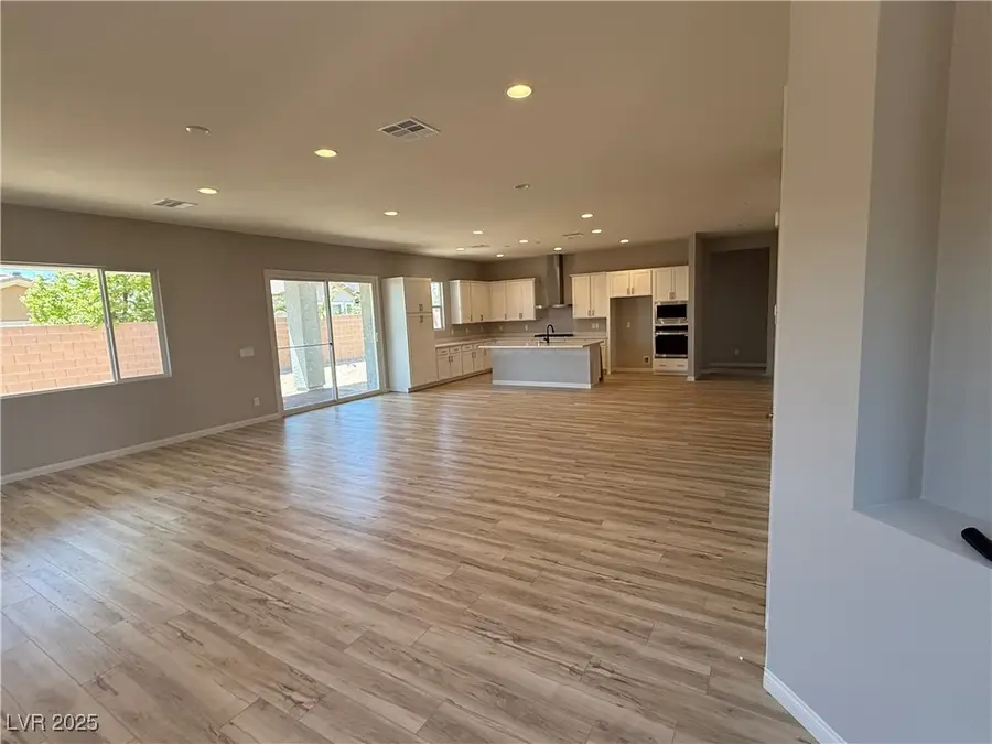 567 Jerry Bird Court, Las Vegas, NV 89123 - Image #2