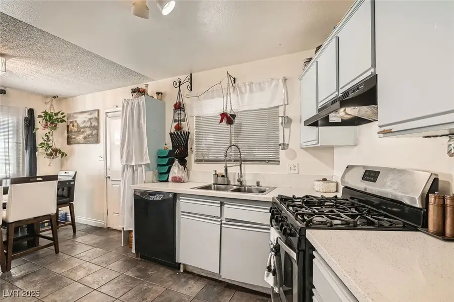 4944 Rita Drive, Las Vegas, NV 89121 - Image #2
