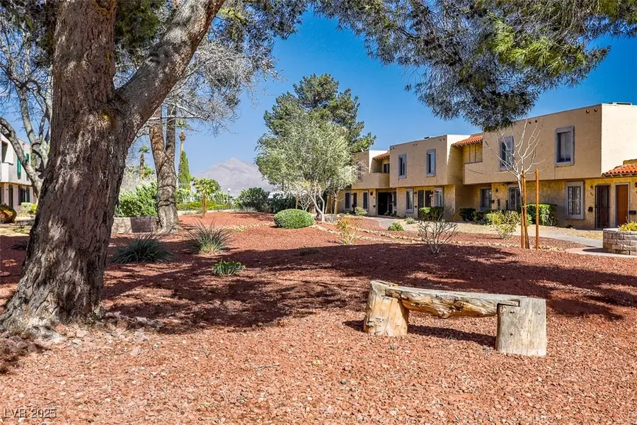 431 Las Casitas Way, Las Vegas, NV 89121 - Image #2