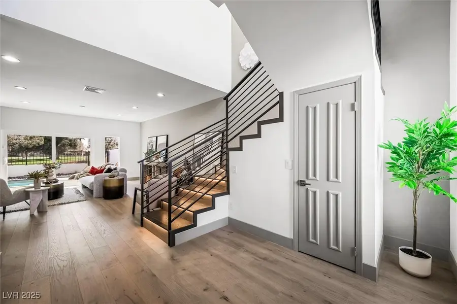 2861 Queens Courtyard Drive, Las Vegas, NV 89109 - Image #3