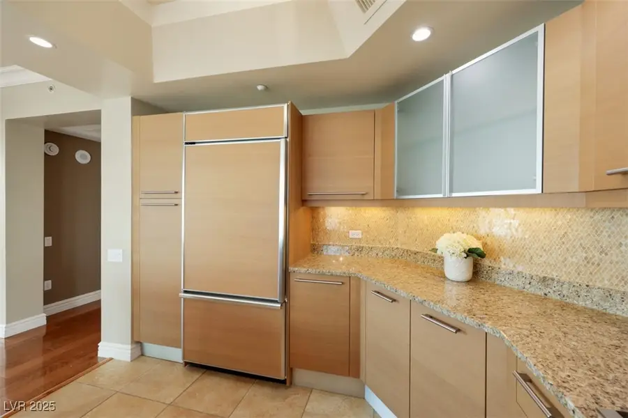 322 Karen Avenue #708, Las Vegas, NV 89109 - Image #3