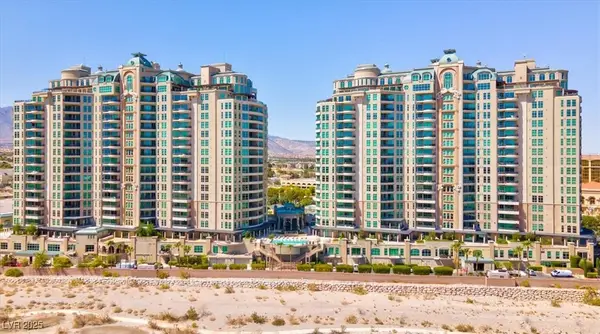 9101 Alta Drive #18, Las Vegas, NV 89145