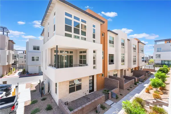 647 Spotted Falcon Street, Las Vegas, NV 89138