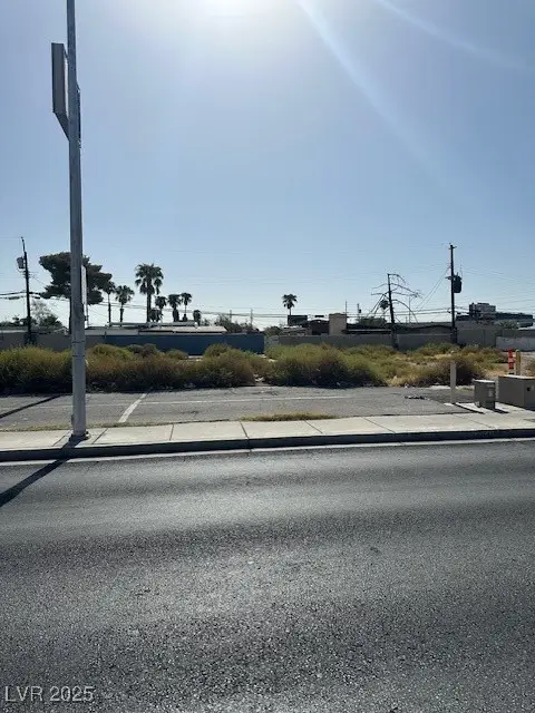 2127 Paradise Road, Las Vegas, NV 89104 - Image #2