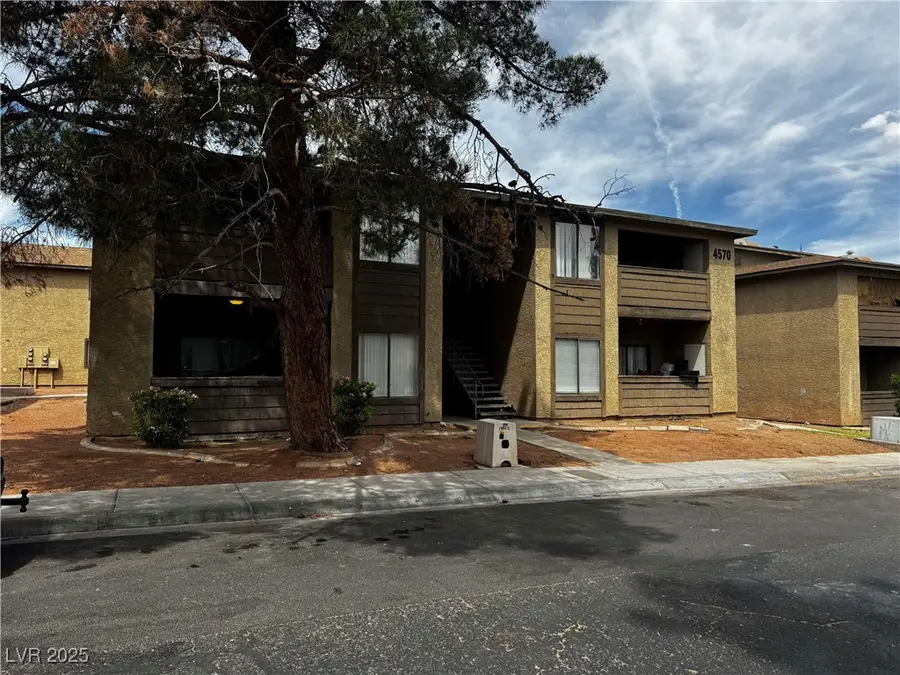 4570 Carriage Park Drive, Las Vegas, NV 89121 - Image #2