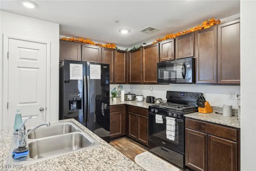 4612 Townwall Street, Las Vegas, NV 89115 - Image #3