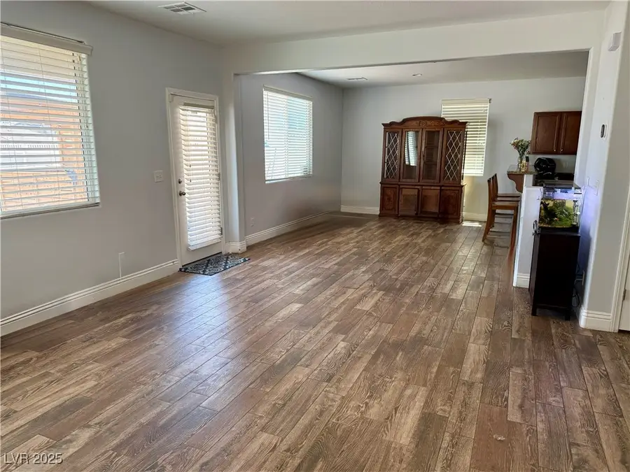 948 Crescent Falls Street, Henderson, NV 89011 - Image #2