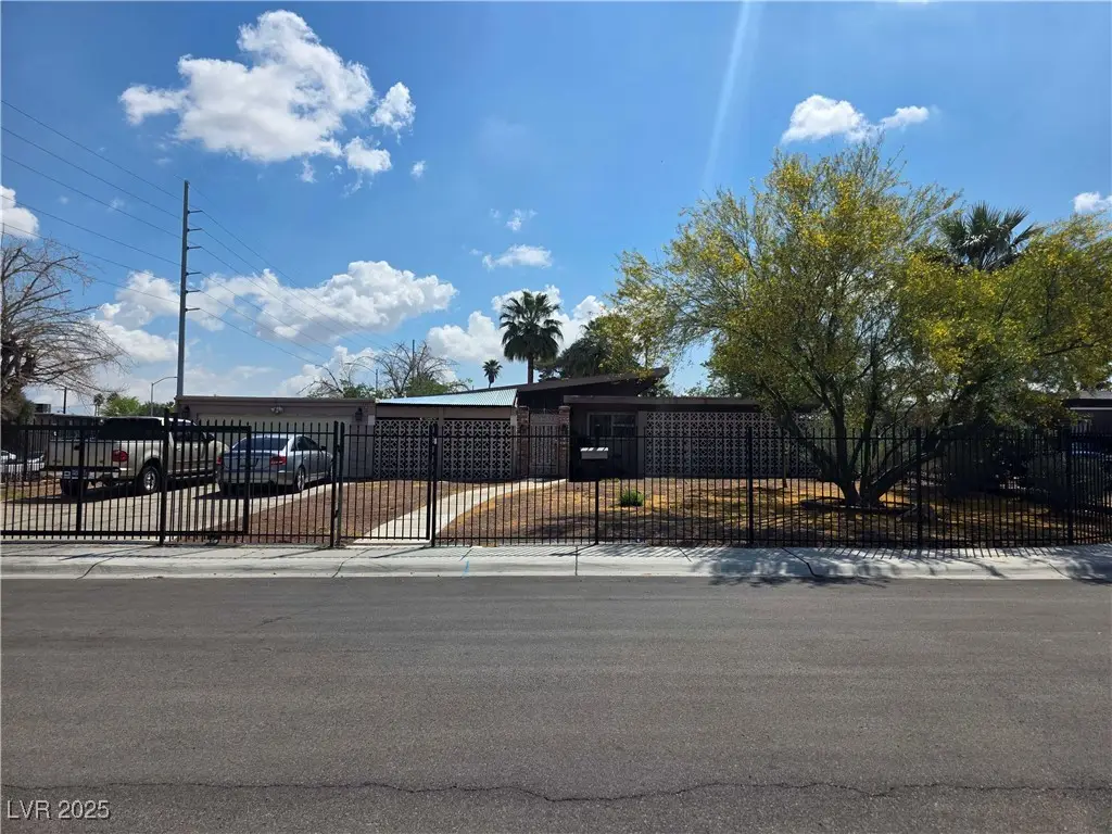 3314 Arapaho Circle, Las Vegas, NV 89169 - #1