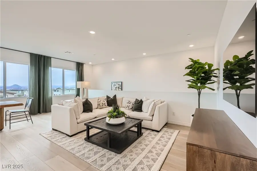 242 White Crest Peak Avenue, Henderson, NV 89015 - Image #3