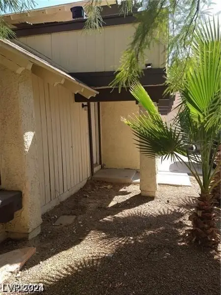 4760 Woodridge Road, Las Vegas, NV 89121 - Image #3