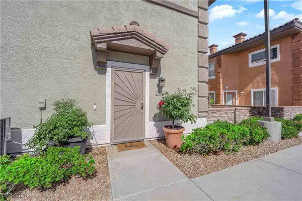 10450 Gold Shadow Avenue, Las Vegas, NV 89129