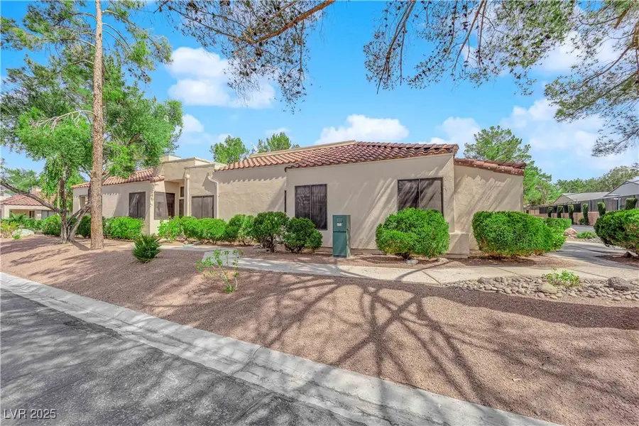 2714 Bridgepointe Drive, Las Vegas, NV 89121 - Image #2