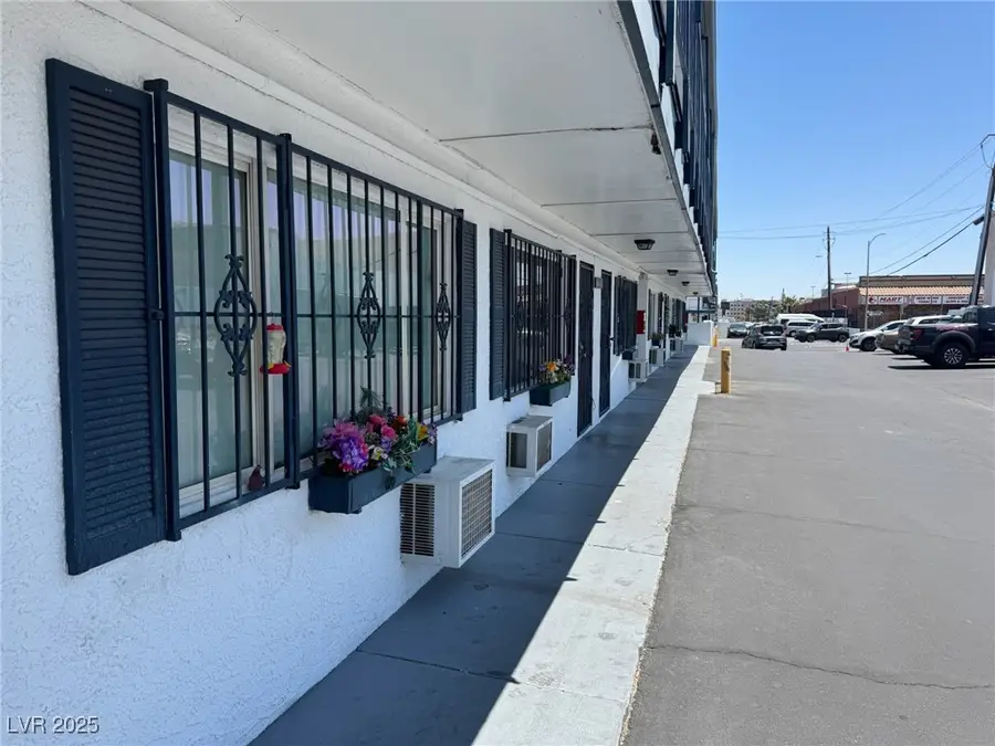 4600 Paradise Road #16, Las Vegas, NV 89169 - #3