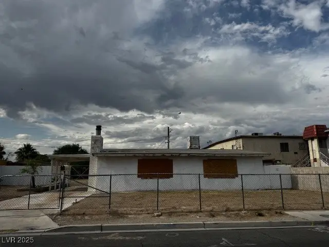 2645 Cedar Avenue, Las Vegas, NV 89101 - Image #1