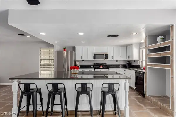 5905 Paseo Montana, Las Vegas, NV 89108