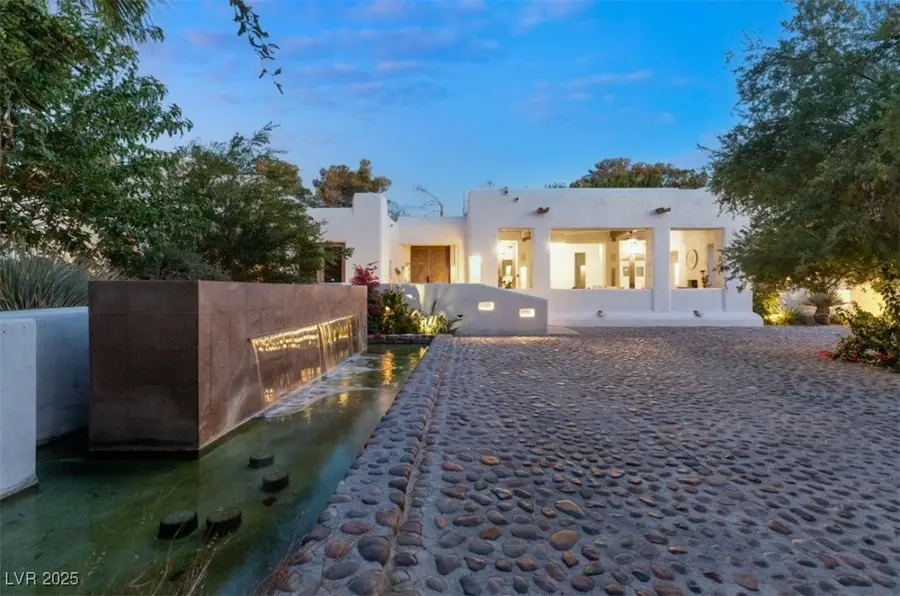 7330 N Rainbow Boulevard, Las Vegas, NV 89131 - Image #2