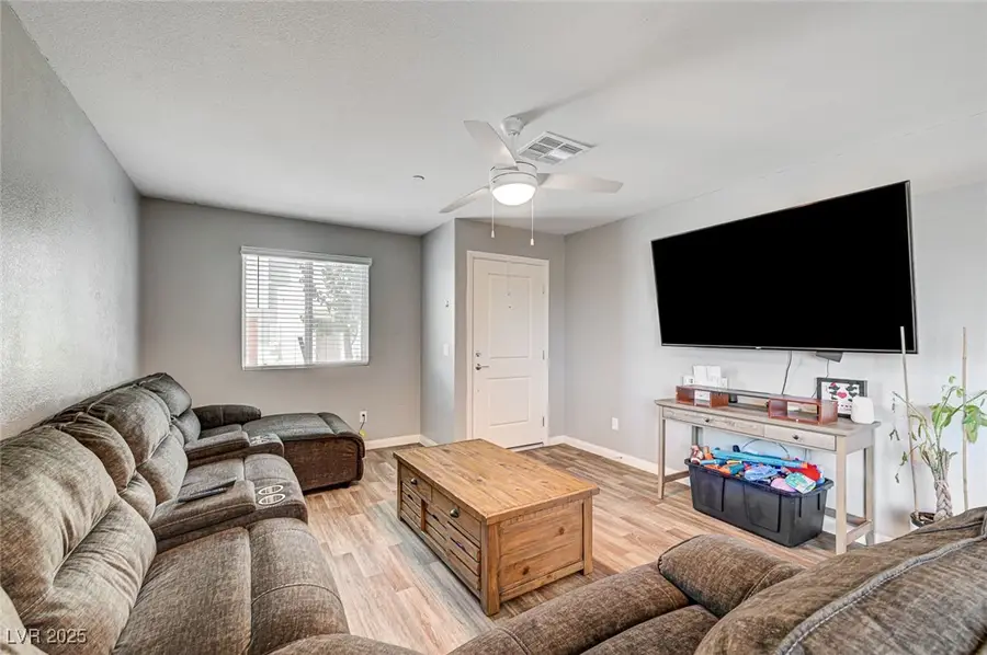 5617 Craftsman Avenue, Las Vegas, NV 89122 - Image #3