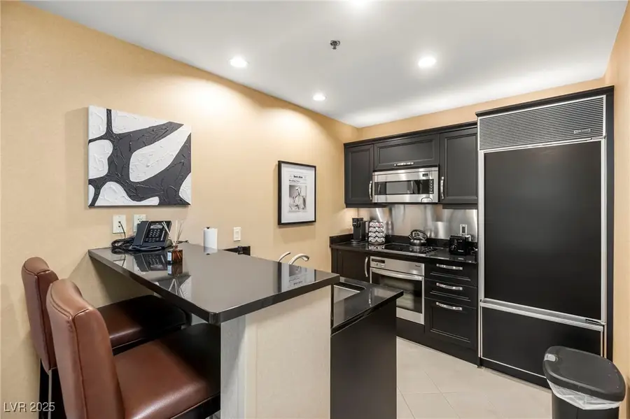 135 E Harmon Avenue #414, Las Vegas, NV 89109 - Image #2