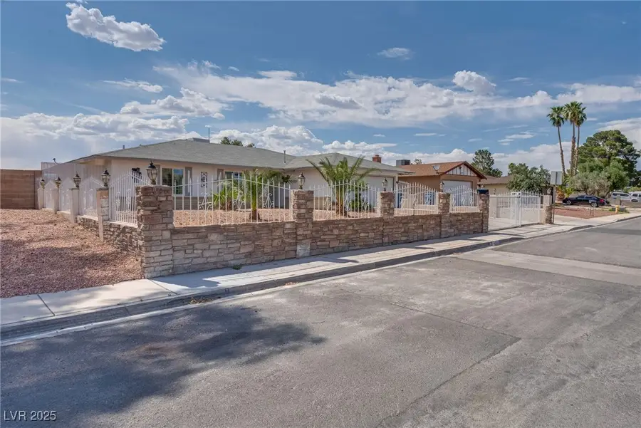 5403 Tamarus Street, Las Vegas, NV 89119 - Image #3