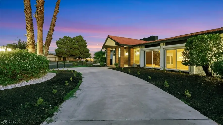 1900 S 15th Street, Las Vegas, NV 89104 - Image #2