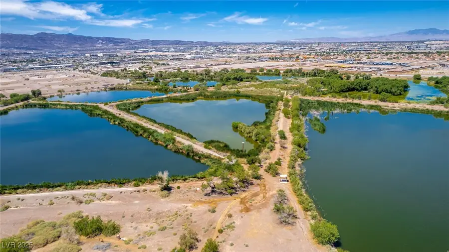 330 Spring Dove Avenue, Henderson, NV 89011 - Image #3