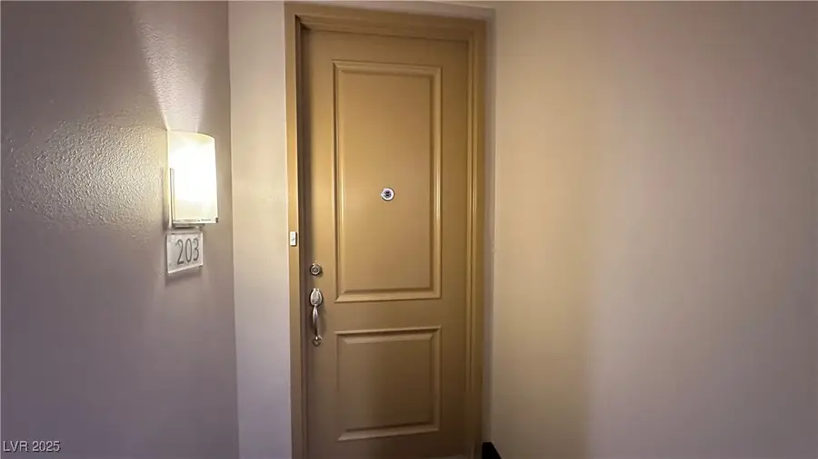 43 E Agate Avenue #203, Las Vegas, NV 89123 - Image #2