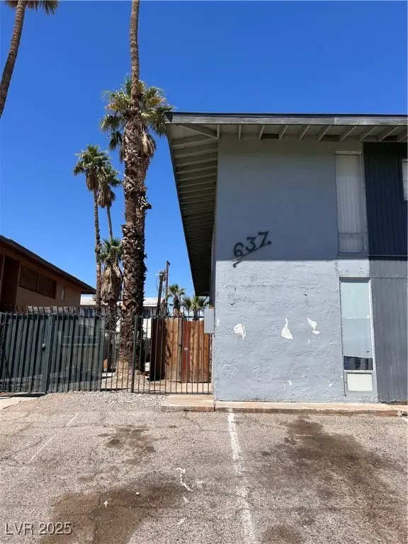 637 N 11th Street, Las Vegas, NV 89101