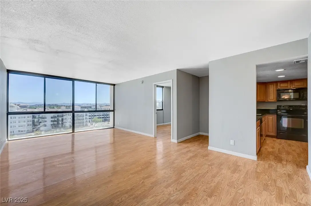 3930 University Center Drive #806, Las Vegas, NV 89119 - Image #1