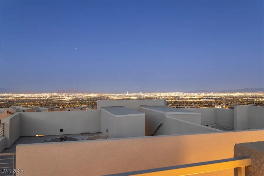 11701 Gentle Birdsong Avenue, Las Vegas, NV 89138 - Image #2