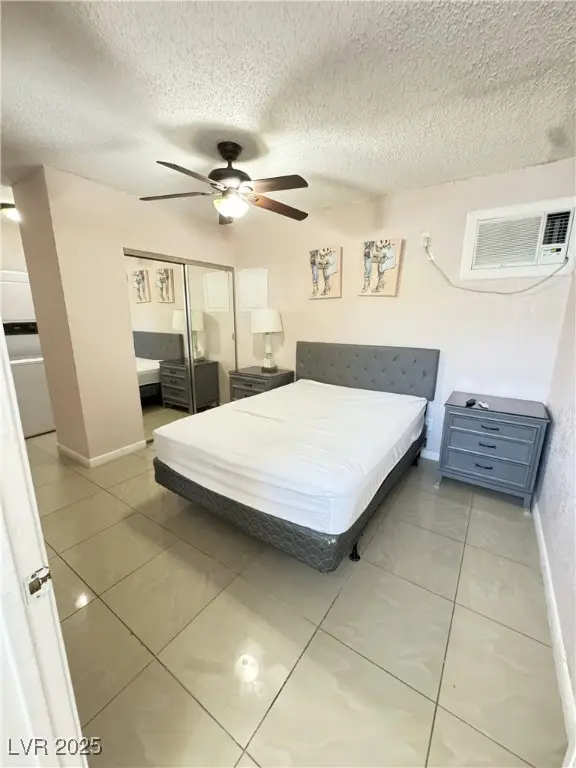 1077 Count Wutzke Avenue, Las Vegas, NV 89119 - Image #2