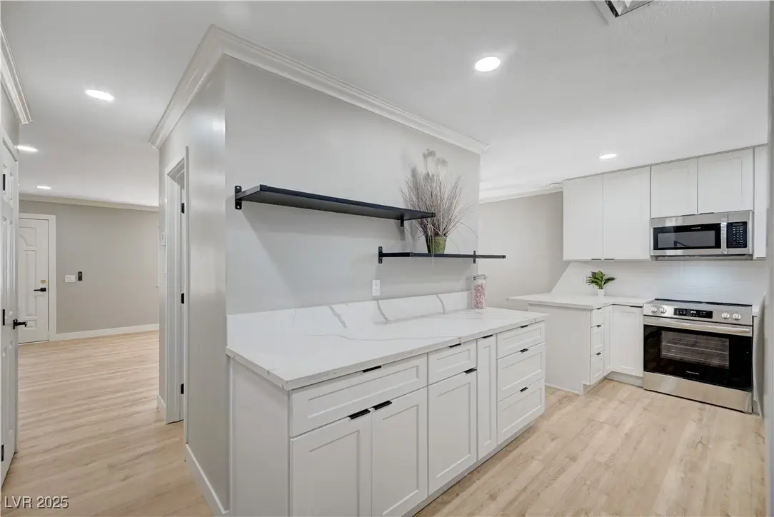 150 Greenbriar Townhouse Way, Las Vegas, NV 89121 - Image #1