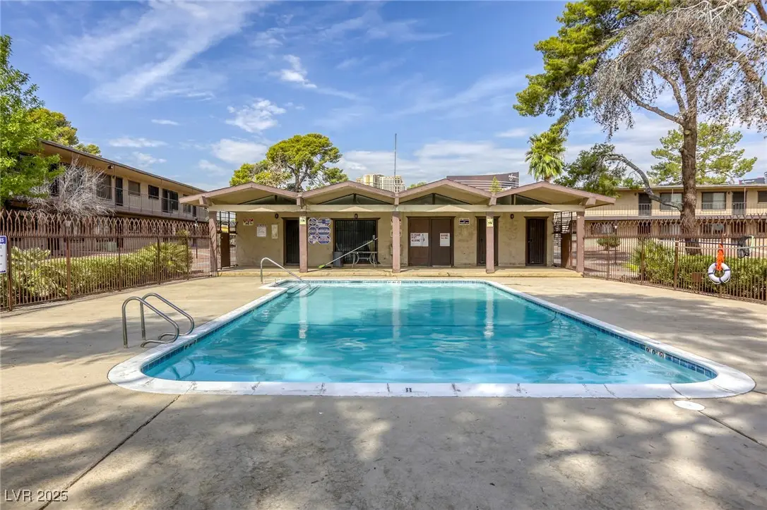 585 S Royal Crest Circle #20, Las Vegas, NV 89169 - Image #1