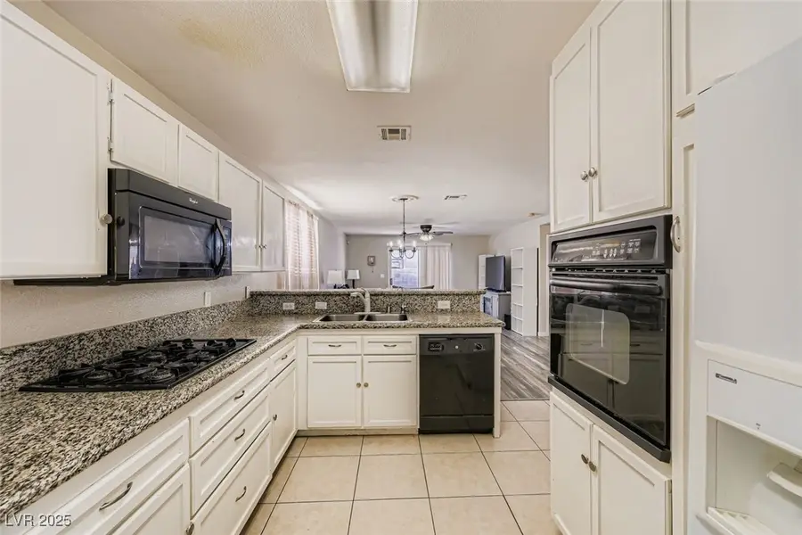 654 Roberta Alecia Avenue, North Las Vegas, NV 89031 - Image #3