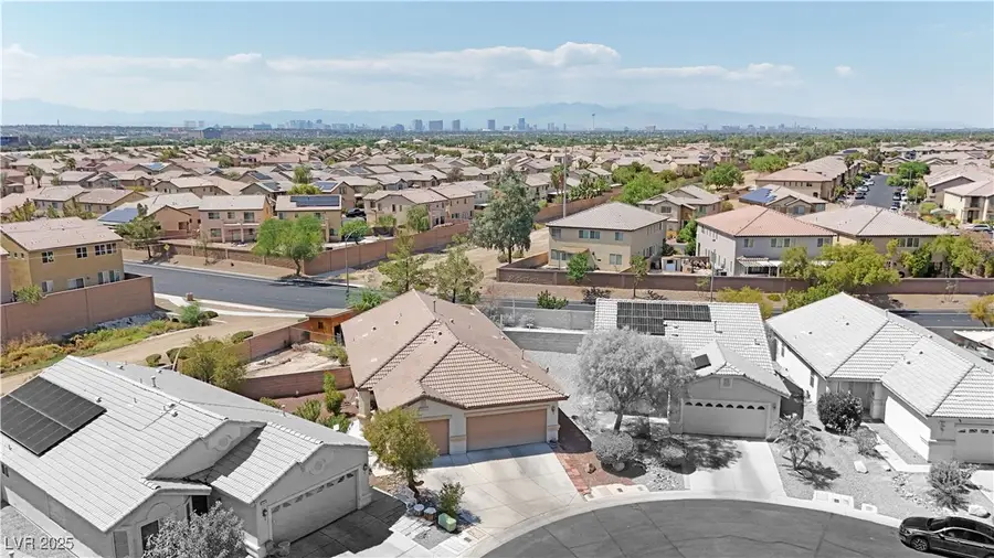 3895 Squirrel Street, Las Vegas, NV 89122 - Image #3