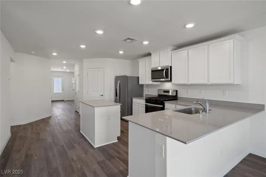 6746 Magnolia River Avenue, Las Vegas, NV 89156 - Image #2