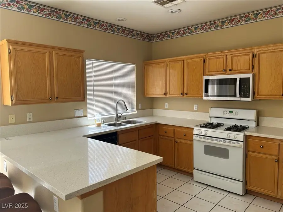 861 Clear Diamond Avenue, Las Vegas, NV 89123 - Image #3