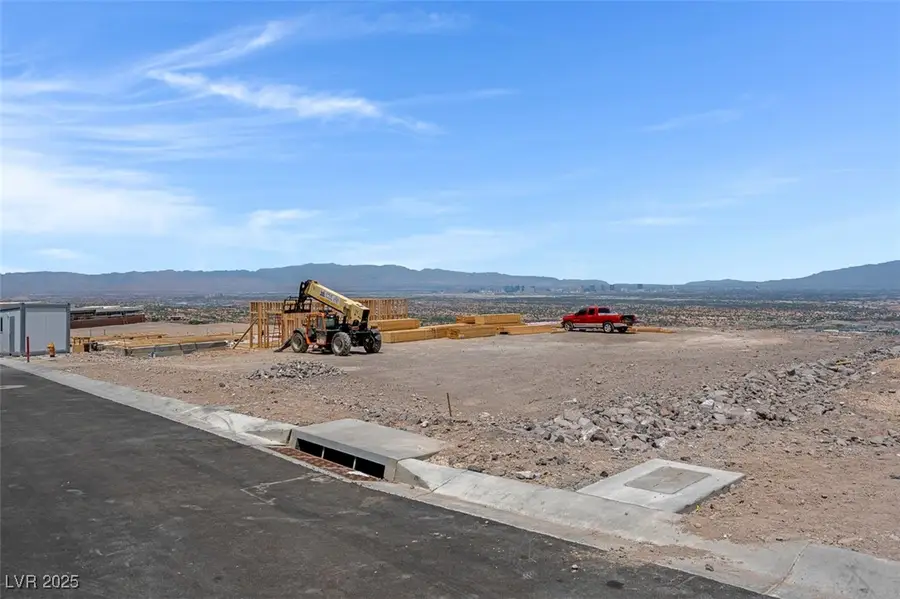 567 Rock Peak Drive, Henderson, NV 89012 - Image #2