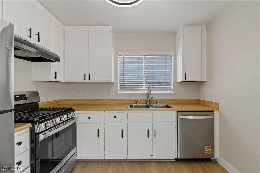 1713 Amboy Drive, Las Vegas, NV 89108 - Image #3