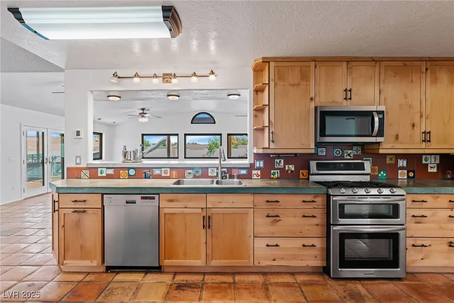 300 E Longacres Drive, Henderson, NV 89015 - Image #3