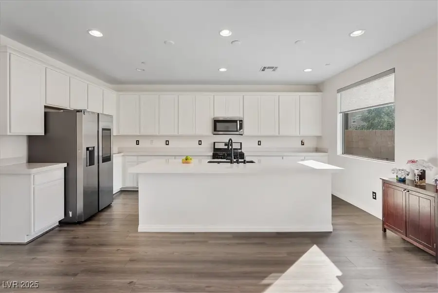 533 Sunny Pointe Street, Henderson, NV 89011 - Image #2